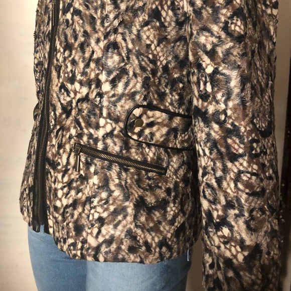 CHICO’S Faux Fur Animal Print A-line Short Jacket - Picture 6 of 7
